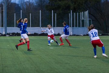 Bild 205 - wBJ Hamburger SV - Holstein Kiel : Ergebnis: 3:2